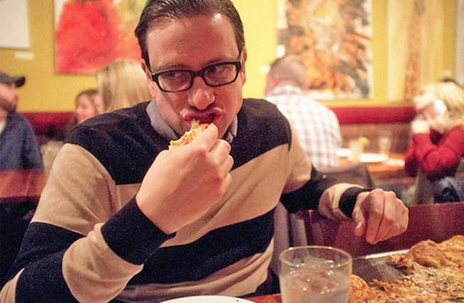 老外大叔25年每天吃披薩,吃喜愛的食物死亡也很幸福--置頂表情